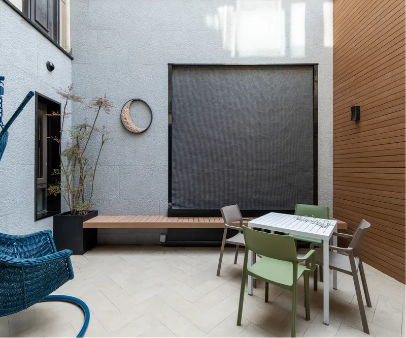 Simple Courtyard